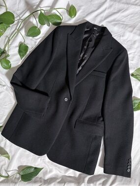 Uniqlo Unisex Black Single-Button Blazer